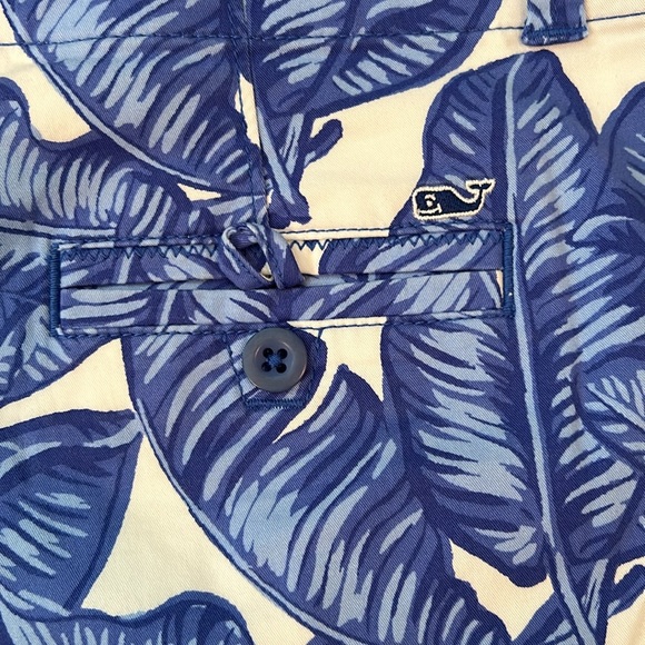 Vineyard Vines Palm leaves Tropical Shorts 4 - Picture 6 of 7